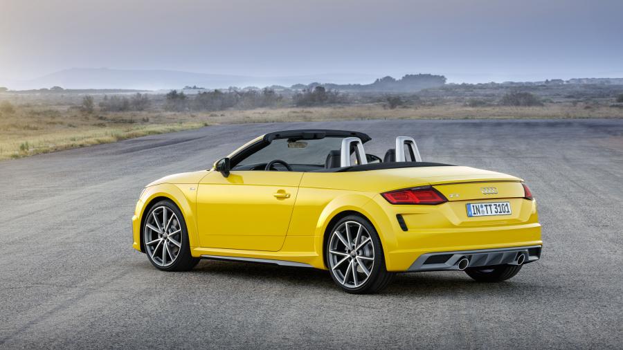  Audi TT Roadster S-Line (8S) 2018 года  (WW) (фото 6 из 33)
